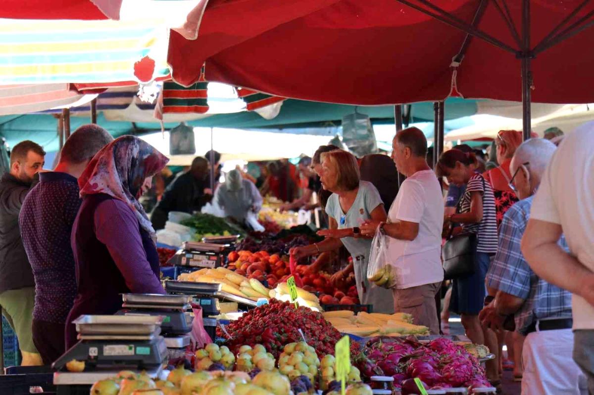 Antalya haberi: Alanya’da yaşayan yerleşik ve tatilci yabancılar alışverişte semt pazarını tercih ediyor