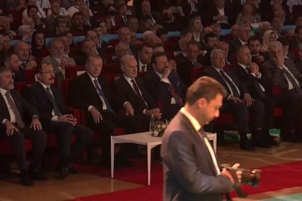 Cumhurbaşkanı Erdoğan: “Sayın Putin Bizzat Geçmişte Yüksek Faizi Savunurken, Şimdi O da Faizi Düşürmeye Başladı”