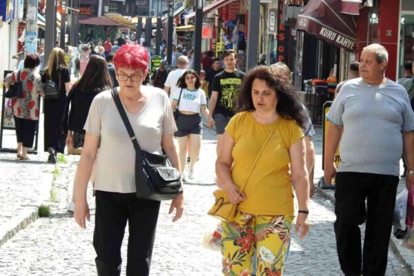 Turist akınına uğrayan Edirne’de esnafa oda başkanından “fiyat tarifesine uyun” çağrısı