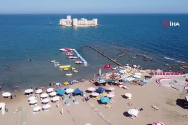 Yaz tatili başladı, turizmin merkezi Kızkalesi’nde yoğunluk arttı