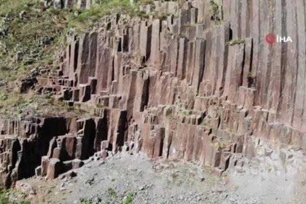 Bazalt Kayalığı turistlerden yoğun ilgi görüyor