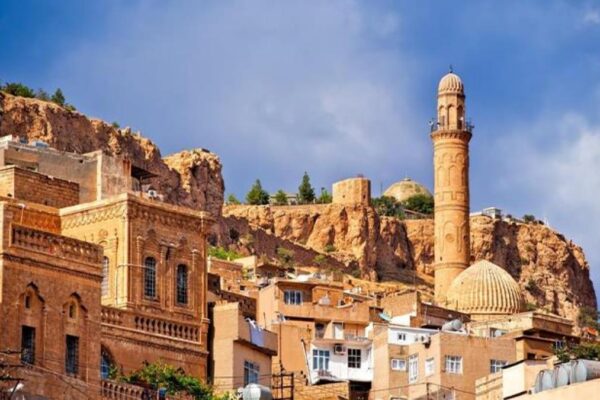 Böyle yanlışlık görülmedi! Rus turistleri Madrid diye Mardin’e yolladılar